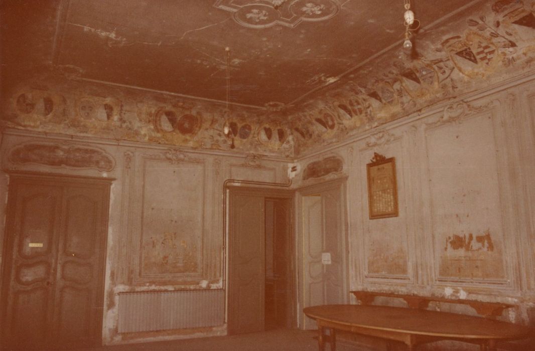 salle des armoiries, vue partielle