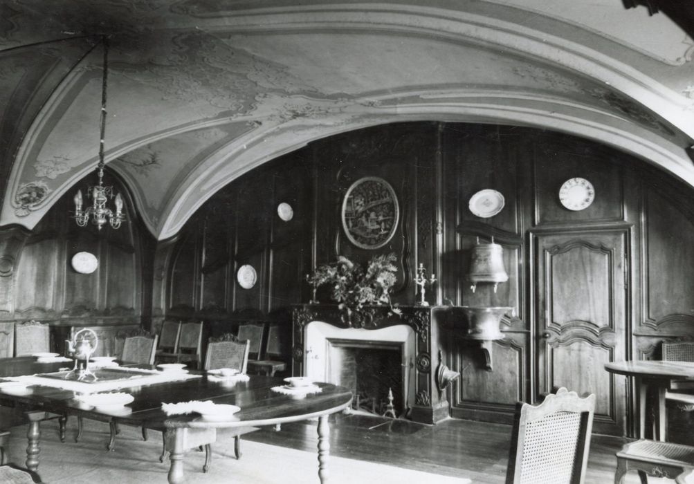 salle à manger, vue partielle des lambris de revêtement