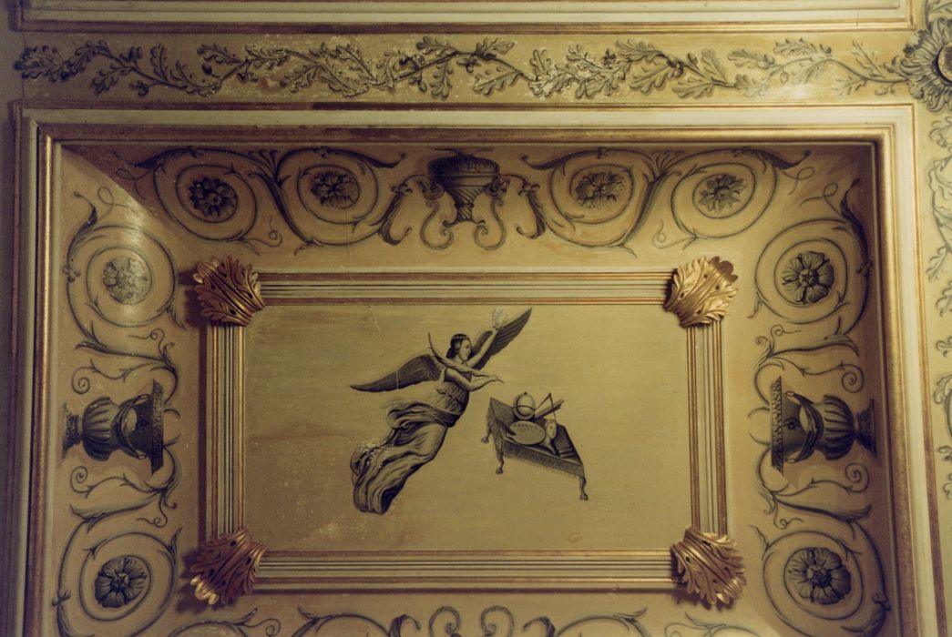 1er étage, salle nord-ouest, plafond à caissons, détail