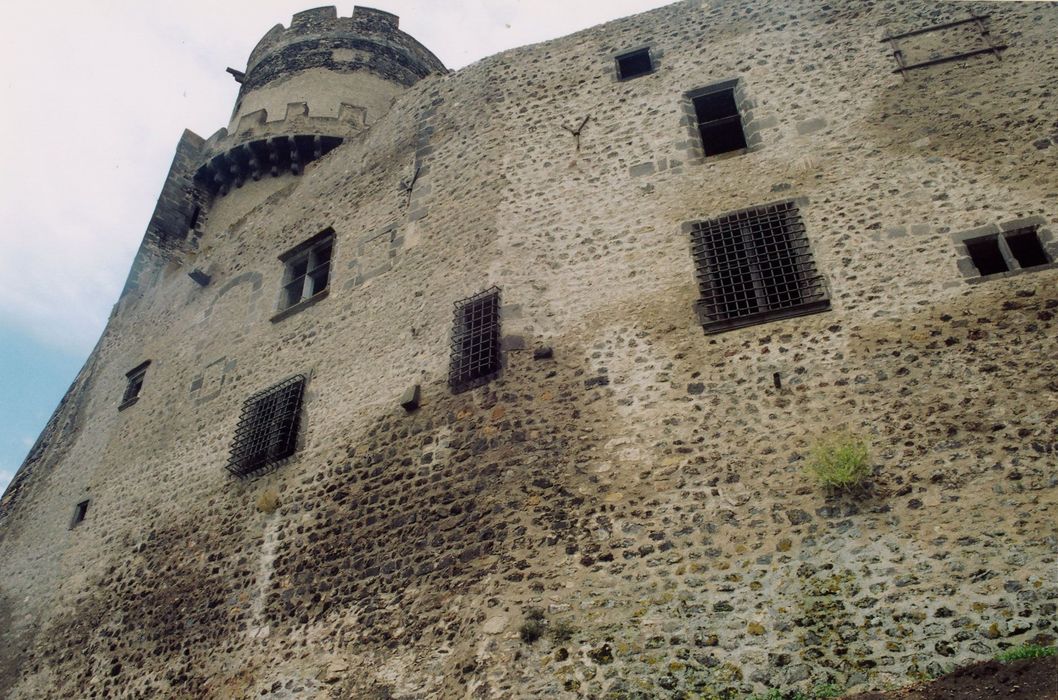 façade sud-est, vue partielle