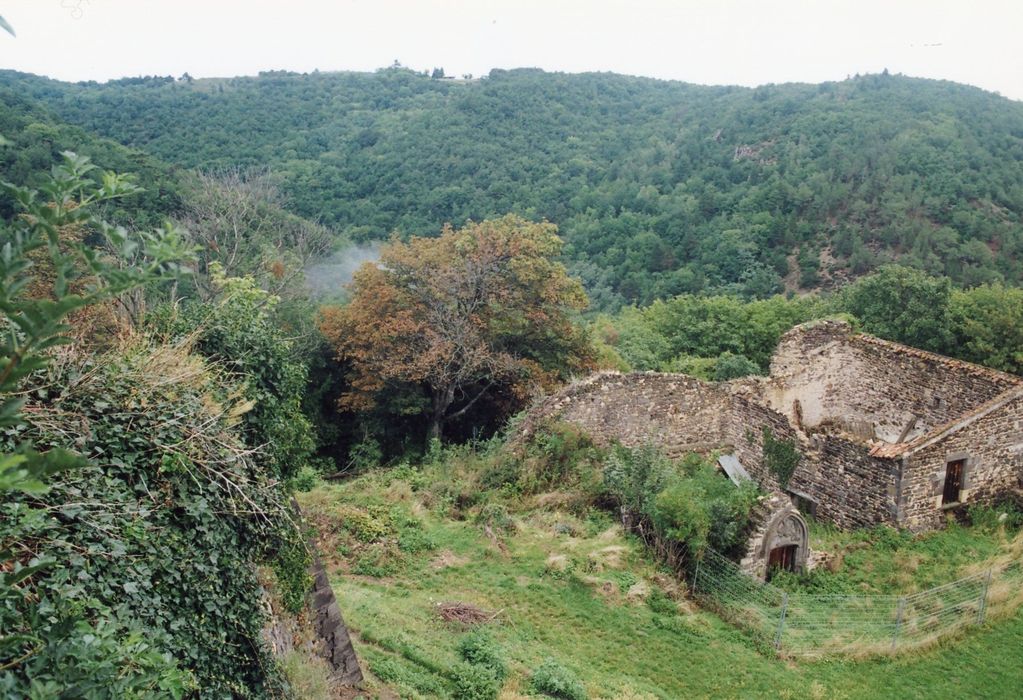 ruines situées au nord-est