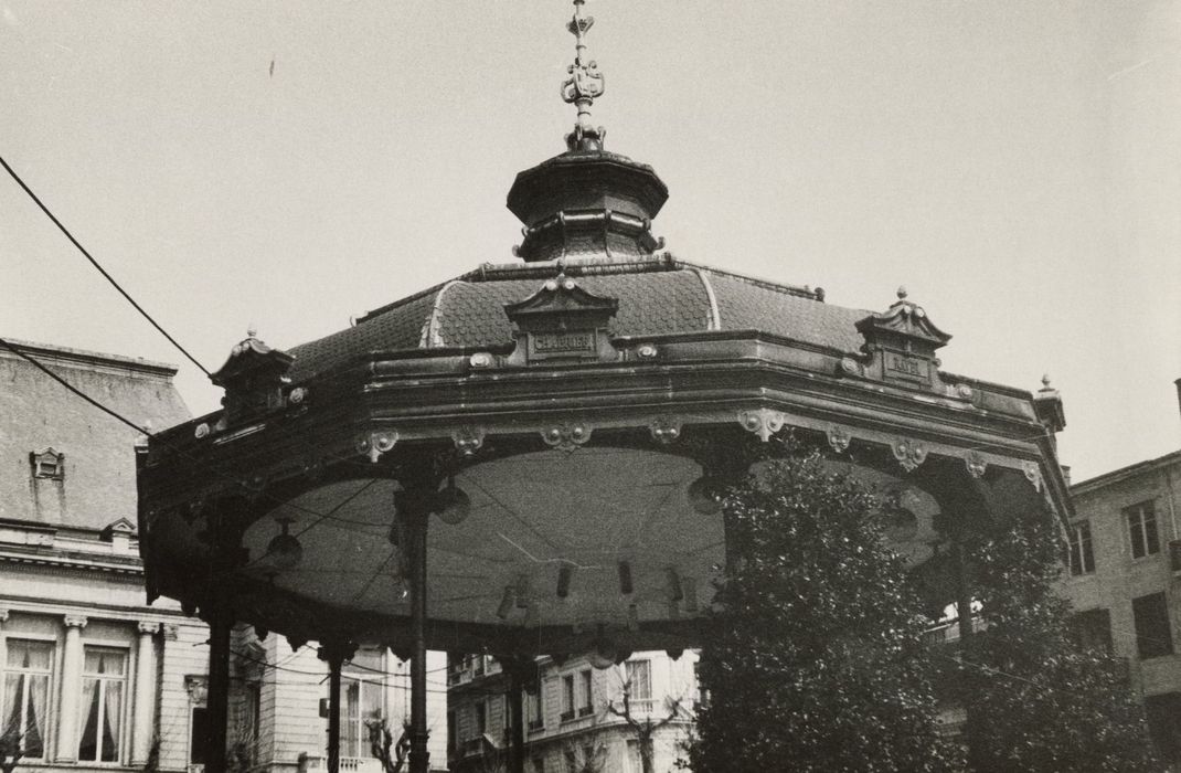 vue partielle du kiosque