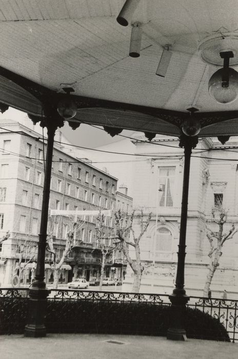 vue partielle du kiosque