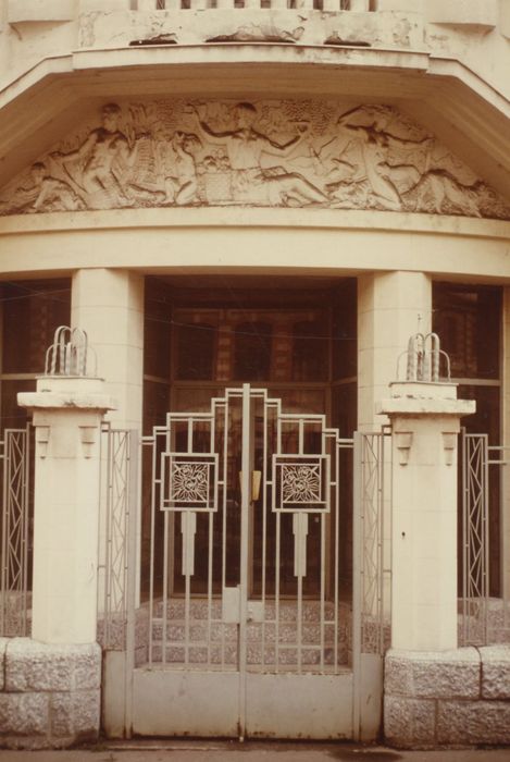 portillon d’accès sur rue