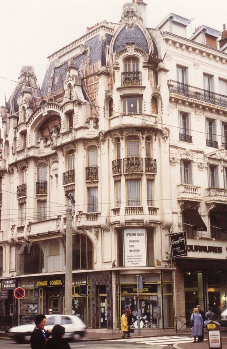 façade sur rue