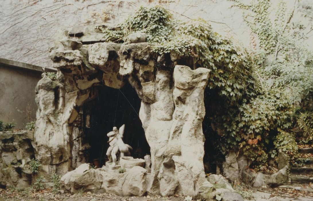 grotte de l’ancien jardin