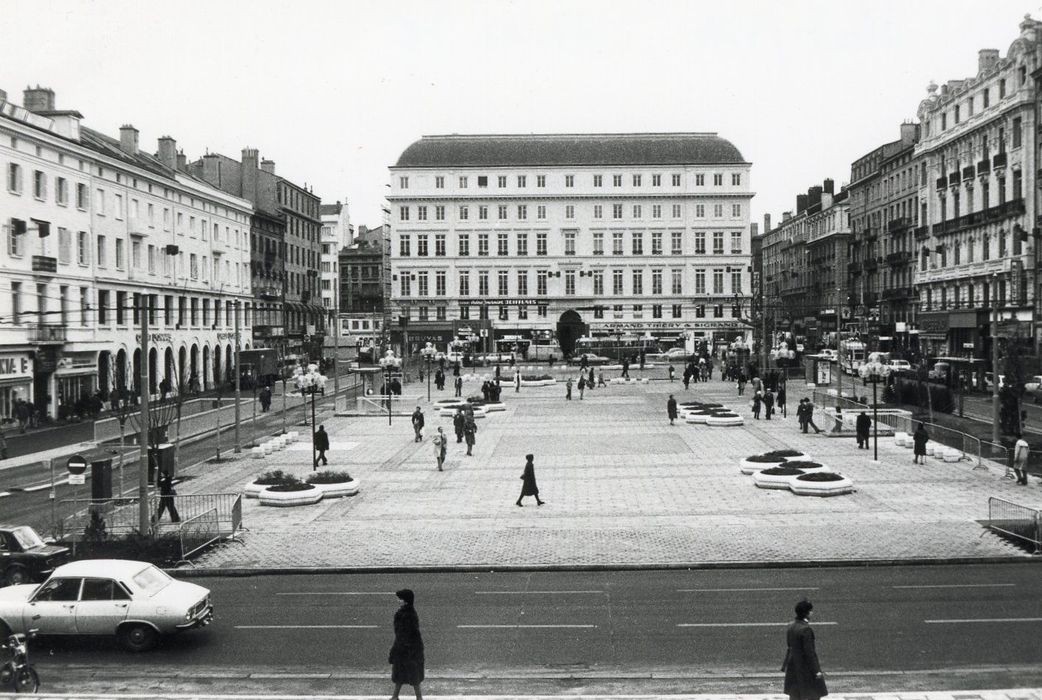 façade nord sur la place