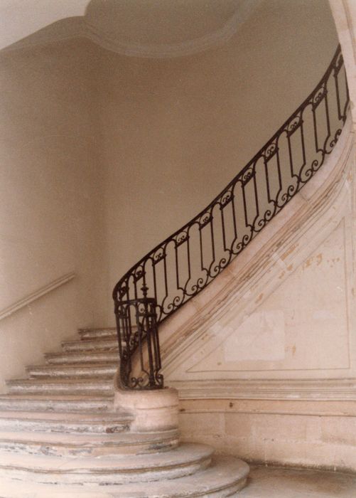 aile ouest, escalier principal