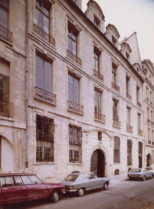 façade sur rue du n°15