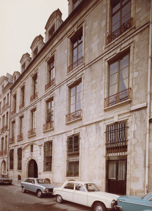 façade sur rue du n°15