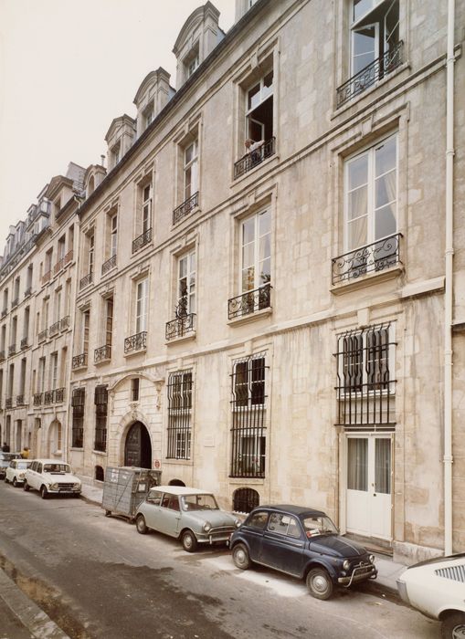 façade sur rue du n°15