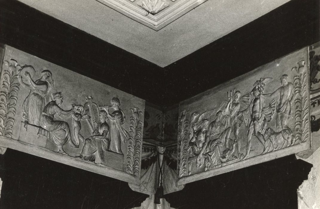 grand salon, détail des dessus-de-porte