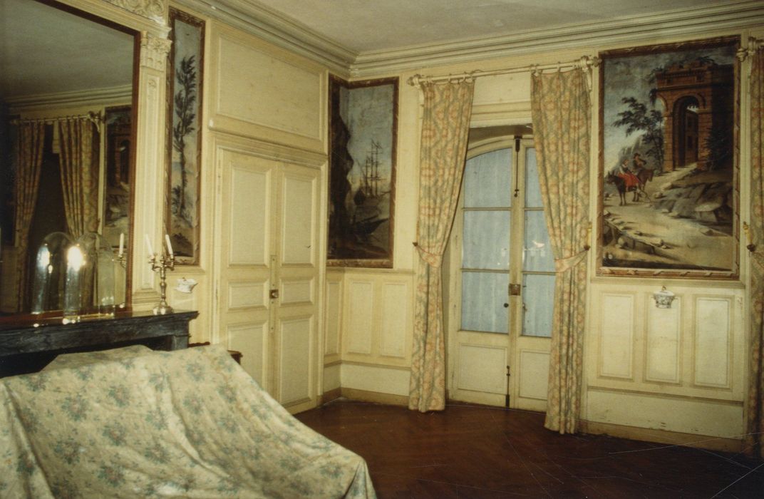 rez-de-chaussée, grand salon, vue partielle des lambris de revêtement