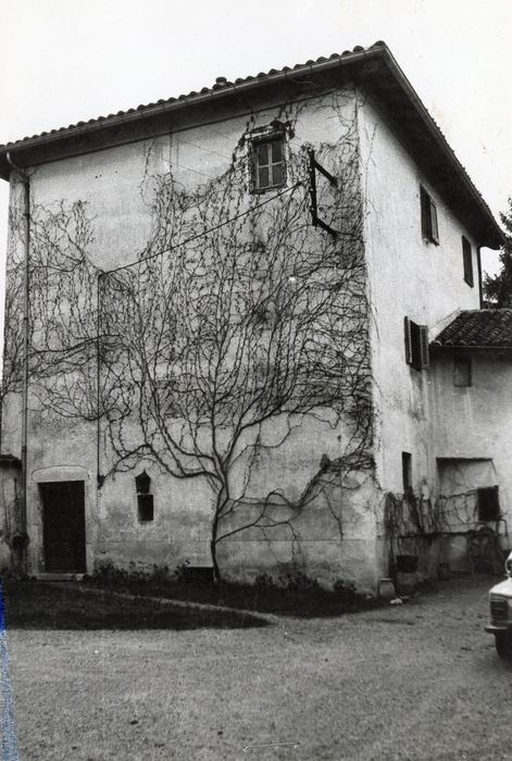 logis, façades nord et ouest sur cour