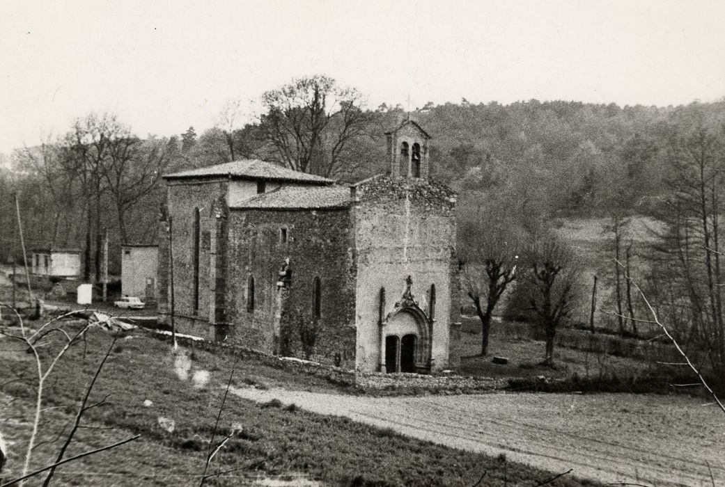 vue générale de la chapelle dans son environnement depuis le Nord-Ouest