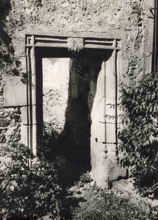 ancienne porte d’accès à la chapelle