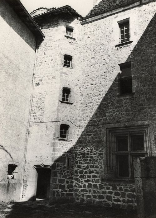 façade sud sur la cour intérieure, vue partielle