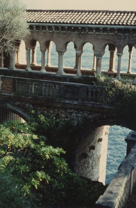 jardin, galerie du bord de mer, vue partielle