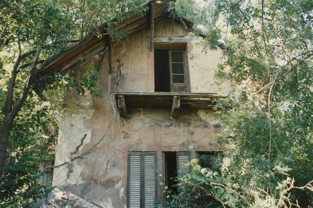 maison appelée le « chalet Suisse », vue partielle