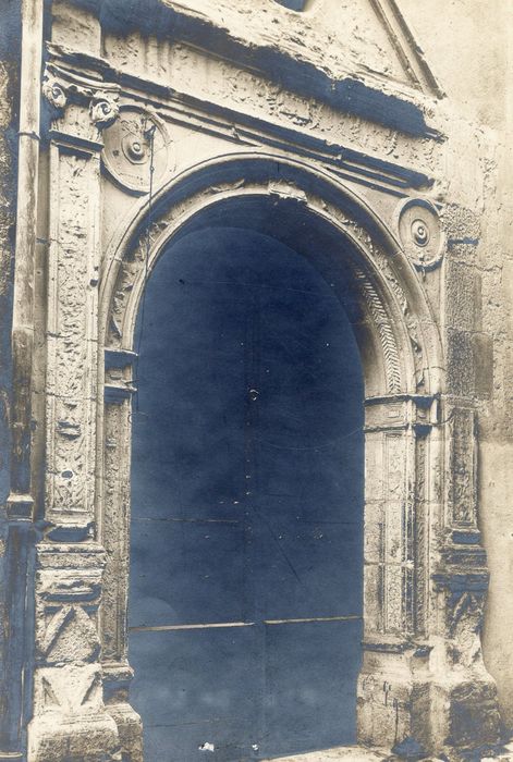 porte d’accès sur rue