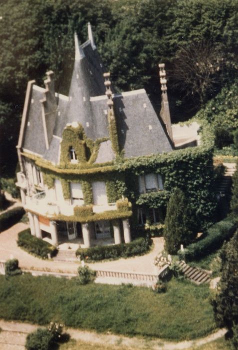 vue aérienne de la maison depuis le sud-est