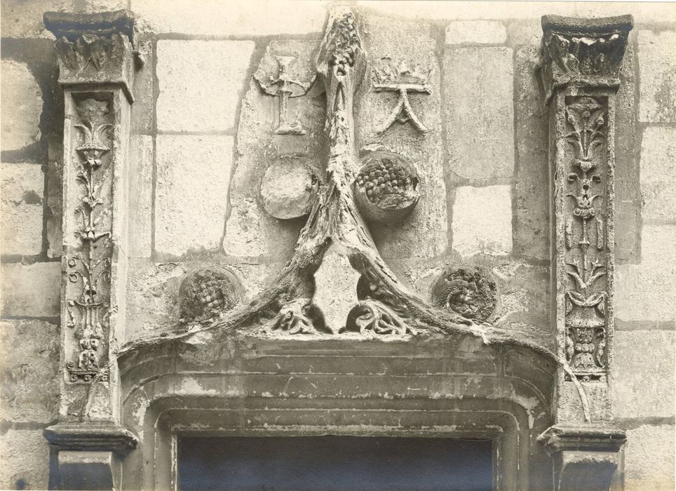 porte d’accès à la tourelle d’escalier, détail