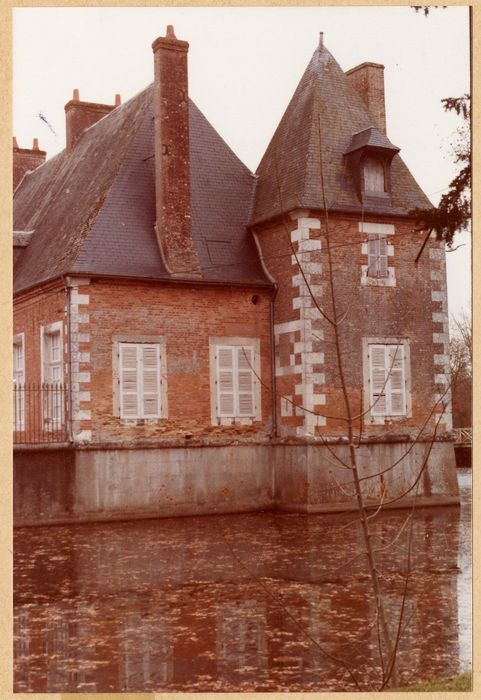 cour d’honneur, aile sud, façade ouest