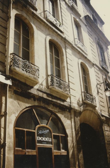 façade sur rue au n°14 de la rue Saint-Sauveur, vue partielle