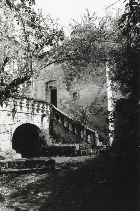 cour intérieure, vue partielle de la façade sud