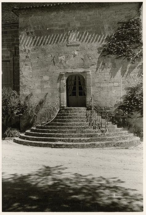 aile nord, porte d’accès sud sur la cour d’honneur