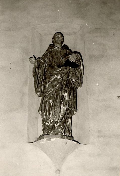 statue : Saint Benoît