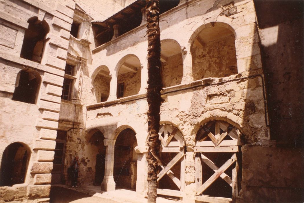 cour intérieure, façade ouest