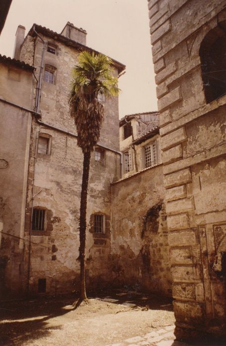 cour intérieure, façade nord