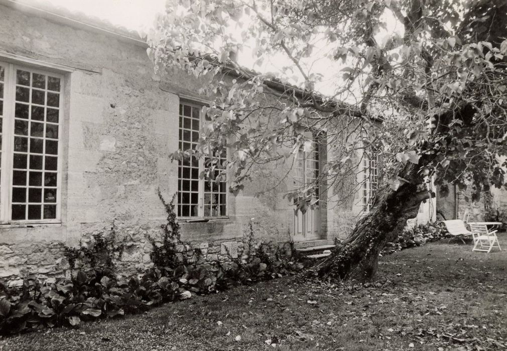 petite cour ouest, façade est