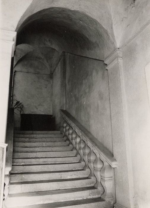 escalier, vue partielle