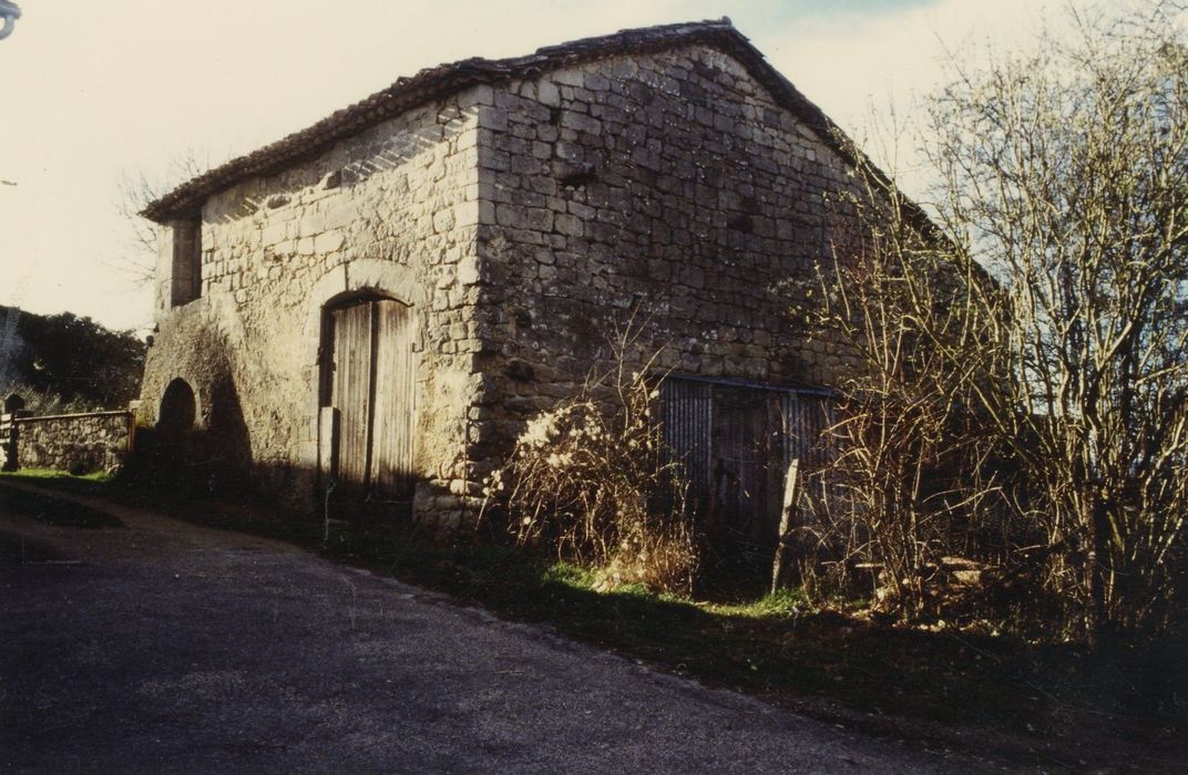 vestiges des façades sud et est