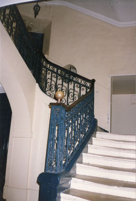 escalier monumental, vue partielle