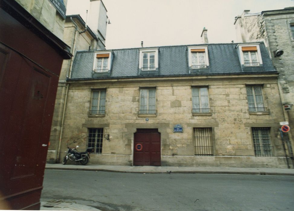 façade sur rue du n°9