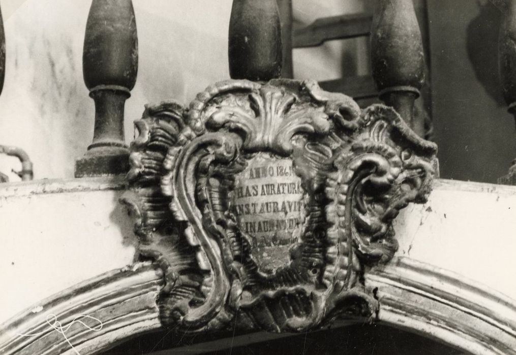 lambris de revêtement, détail d’une inscription