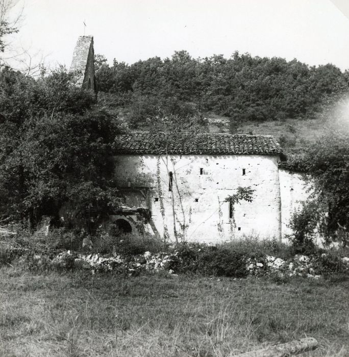 façade latérale sud-ouest, vue partielle