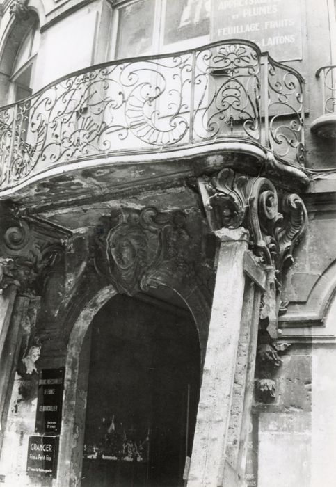 façade est, porte d’accès