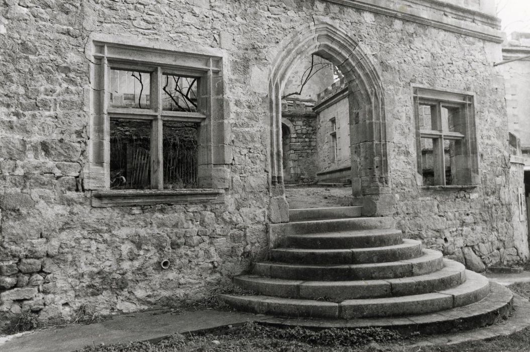 vestige du bâtiment médiéval, façade sud