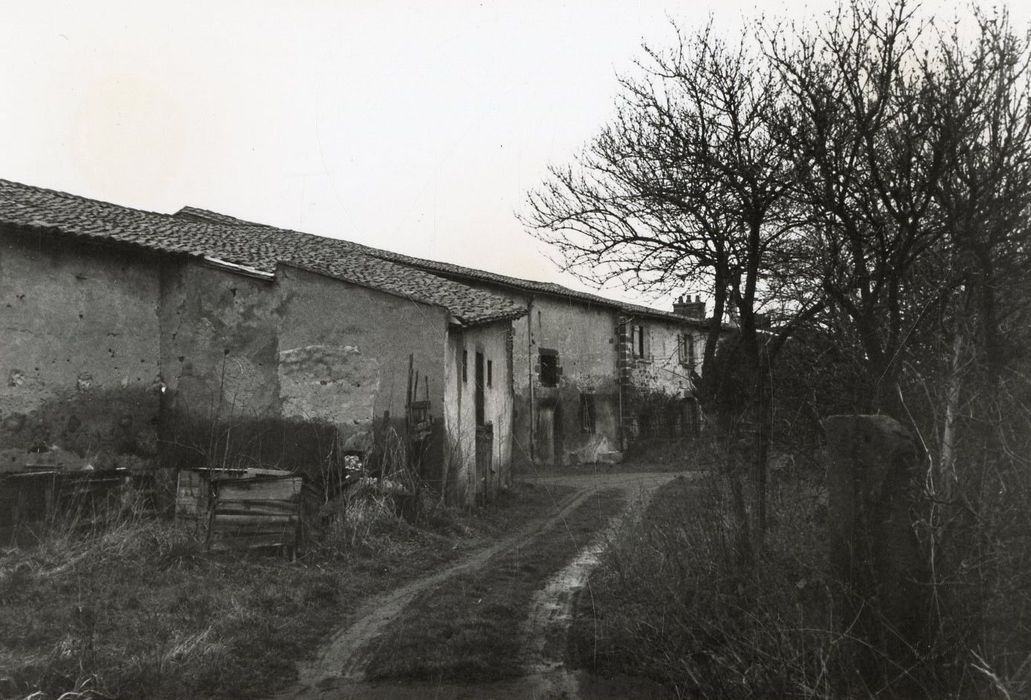 vue partielle des communs depuis l’Ouest