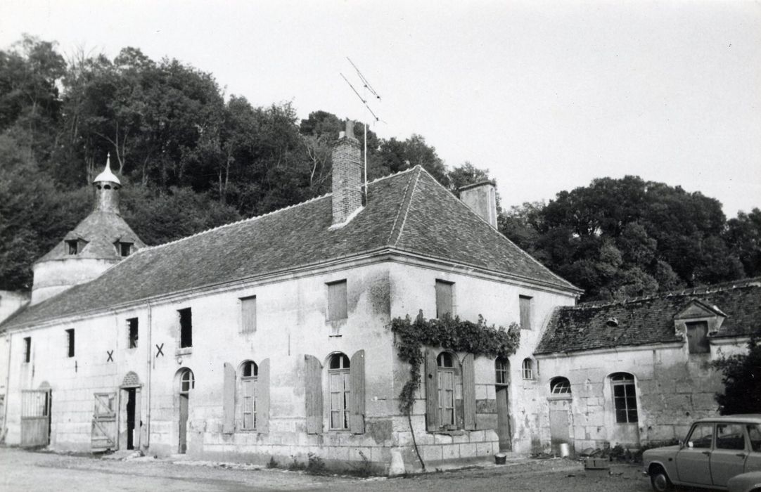 bâtiment situé à l’Ouest de la cour nord, ensemble sud et ouest