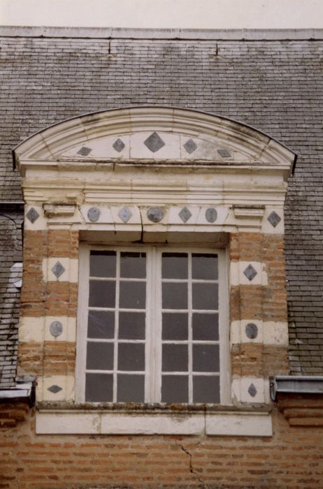 façade nord, détail d’une lucarne