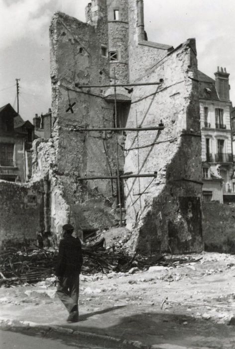 vue partielle des vestiges de la tour