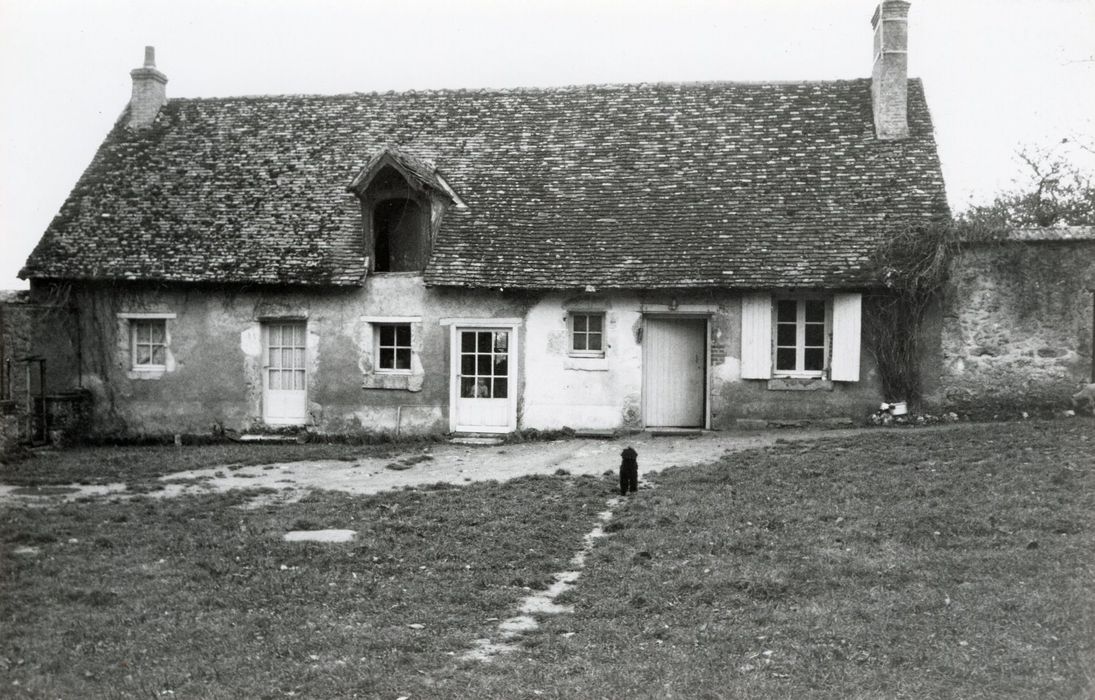 communs est, façade ouest