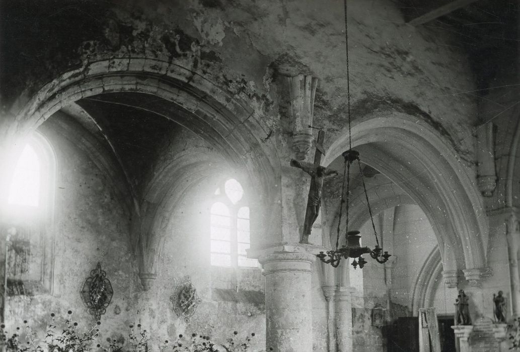 statue : Christ en croix