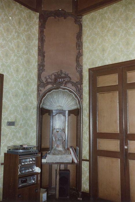 1er étage, salle à manger, vue partielle des décors