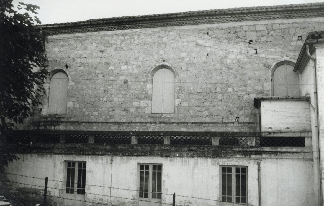 façade latérale est, vue partielle